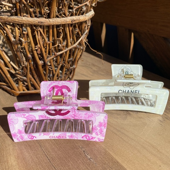 Custom Accessories - Fashion Pink and White Hair Clips set of 2